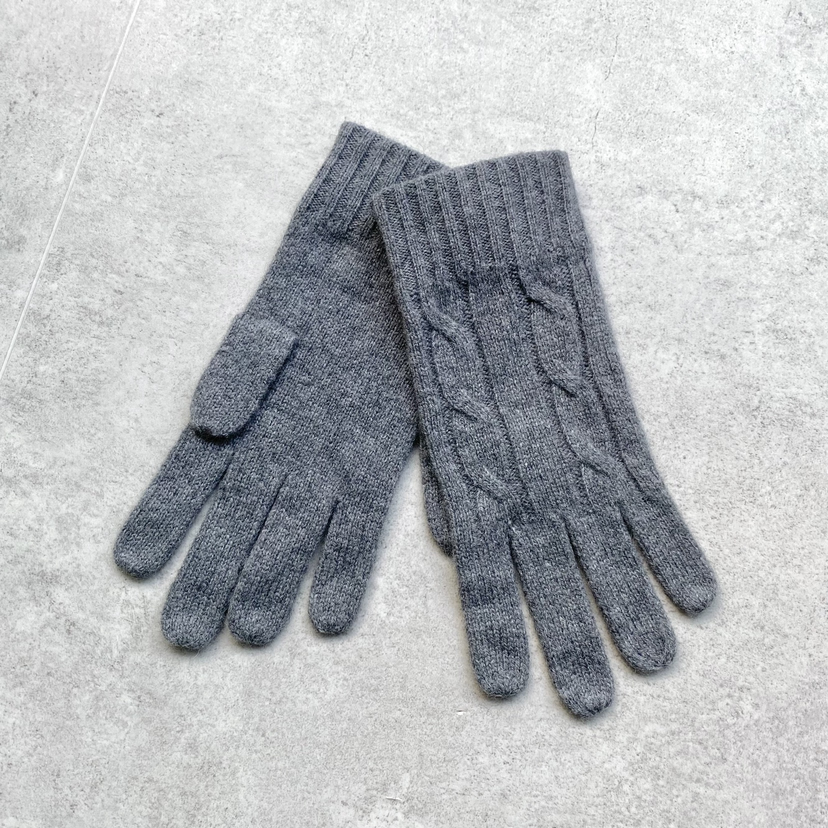 Brooks Brothers Wool Cable Knit Gloves - 체리피커
